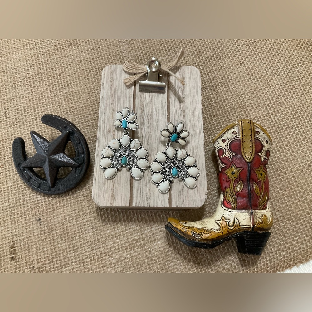 EARRINGS WHITE STONE WESTERN